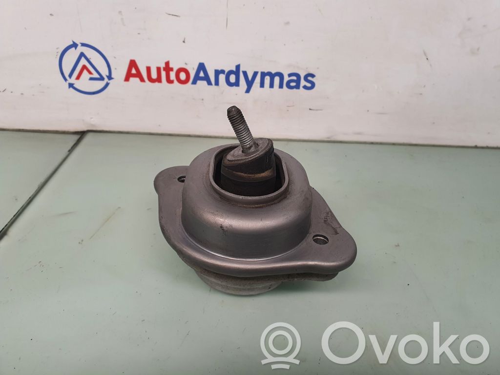 BMW X3 E83 Engine mount bracket 