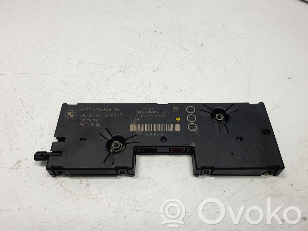 BMW 3 E90 E91 Antenos stiprintuvas 