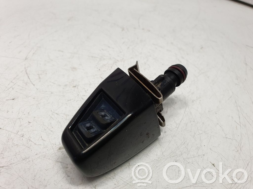 BMW X3 E83 Headlight washer spray nozzle 