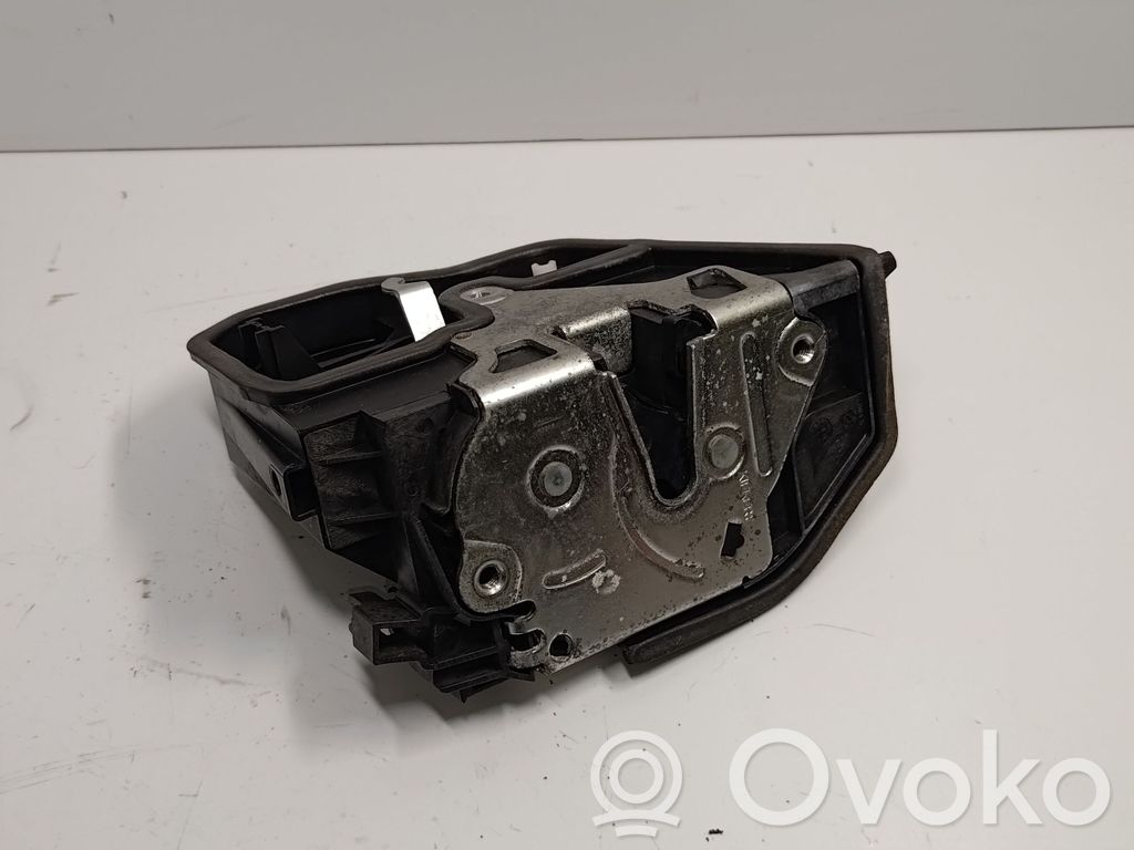 BMW 7 E65 E66 Etuoven lukko 