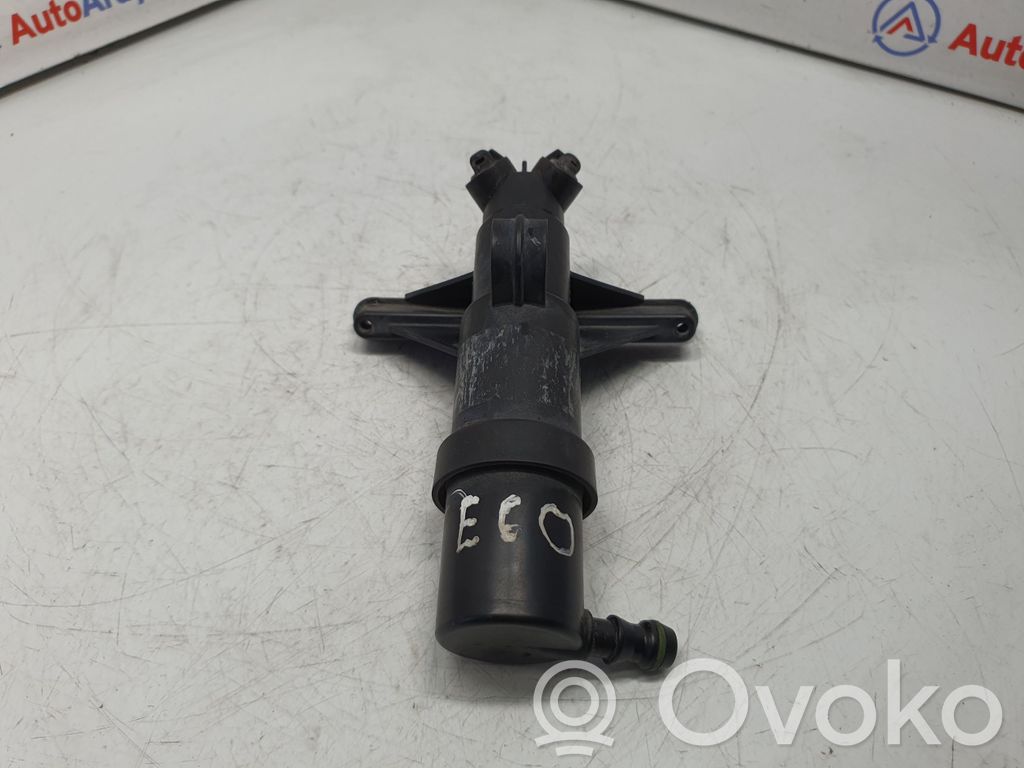 BMW 5 E60 E61 Headlight washer spray nozzle 