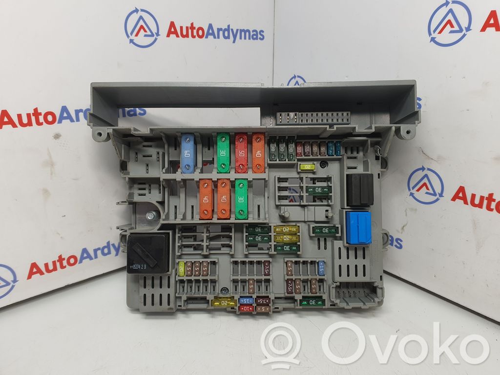 BMW 1 E81 E87 Fuse module 