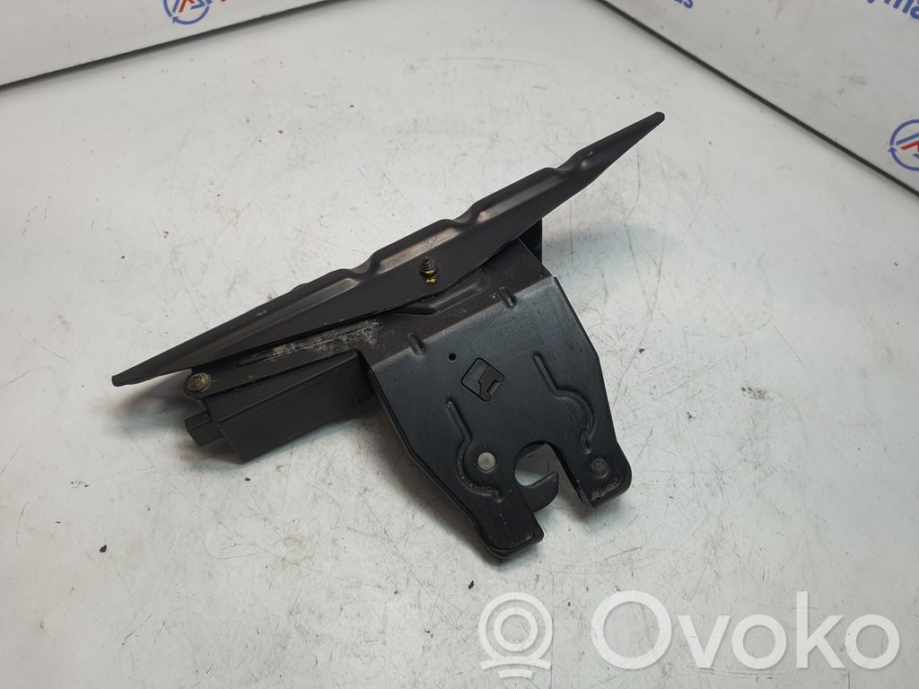 BMW 5 E60 E61 Aizmugurējā pārsega slēdzene 
