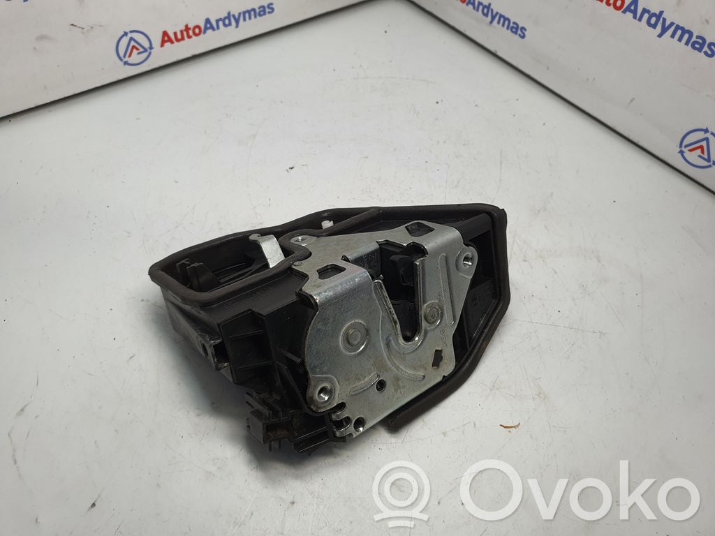 BMW 5 F10 F11 Priekšpusē slēdzene 
