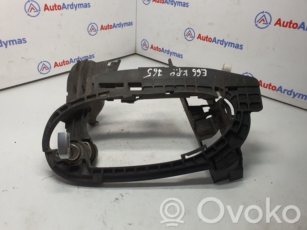 BMW 7 E65 E66 Etuoven ulkokahvan kehys 