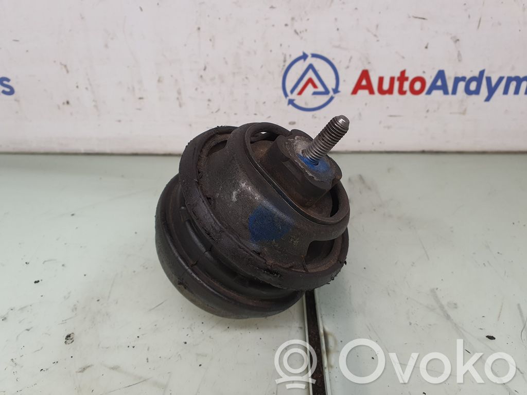 BMW 5 E39 Engine mount bracket 