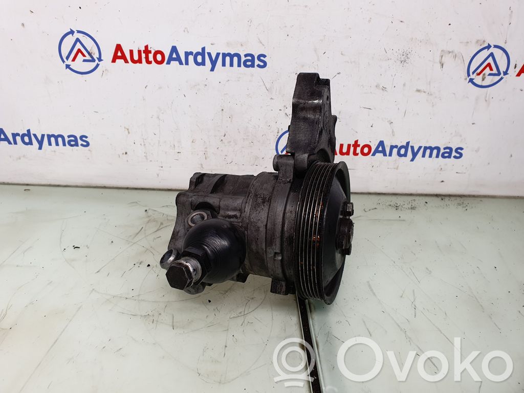 BMW 7 E65 E66 Vairo stiprintuvo siurblys 