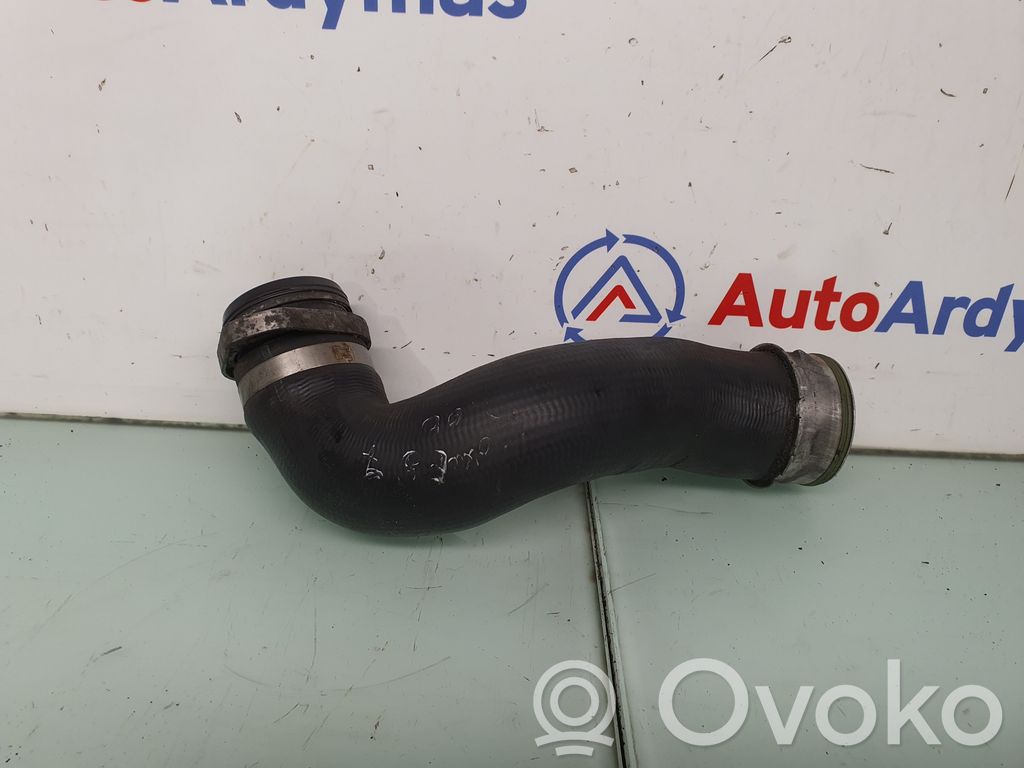 BMW 1 E81 E87 Välijäähdyttimen letku 