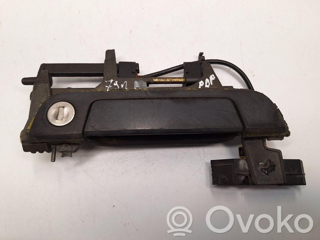 Manecilla externa puerta delantera   51218148618,51218199750,51218199752