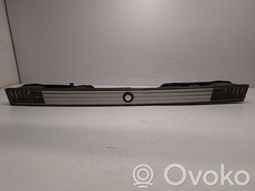 BMW 7 E65 E66 Barra de luz de la matrícula/placa de la puerta del maletero 