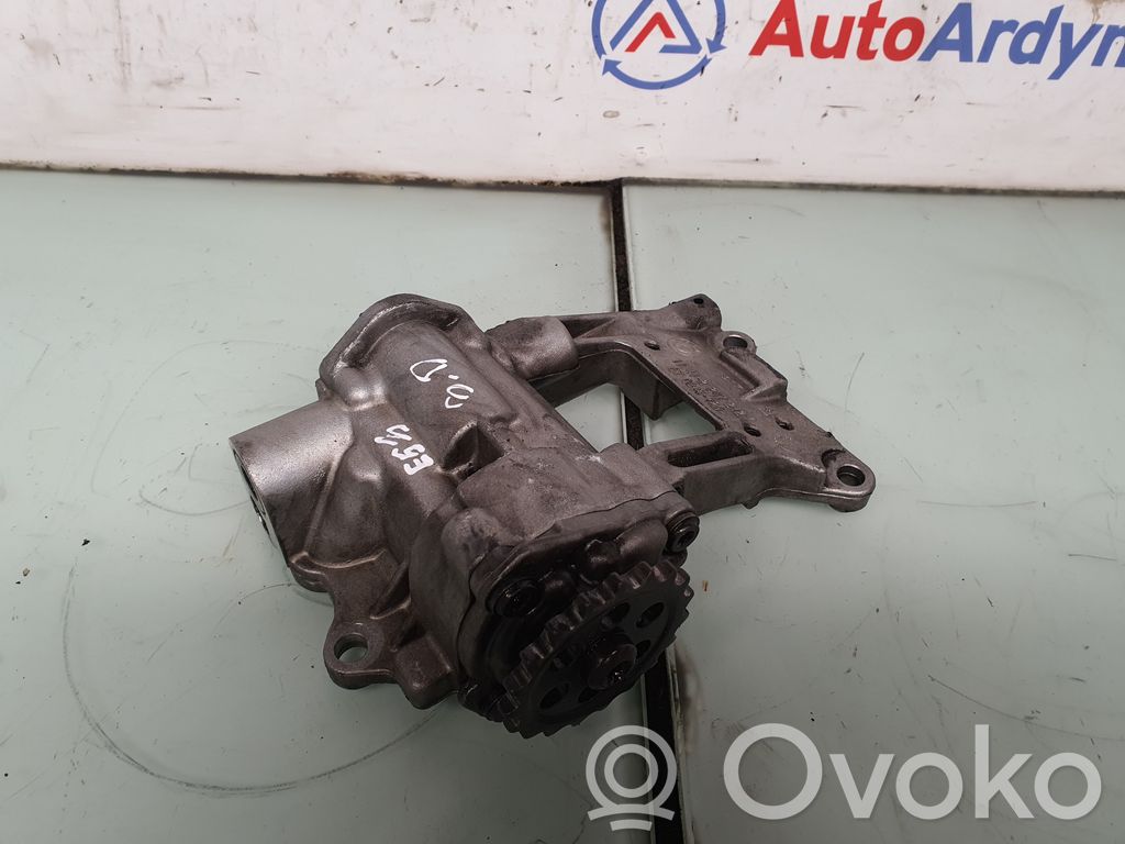BMW 5 E60 E61 Oil pump 