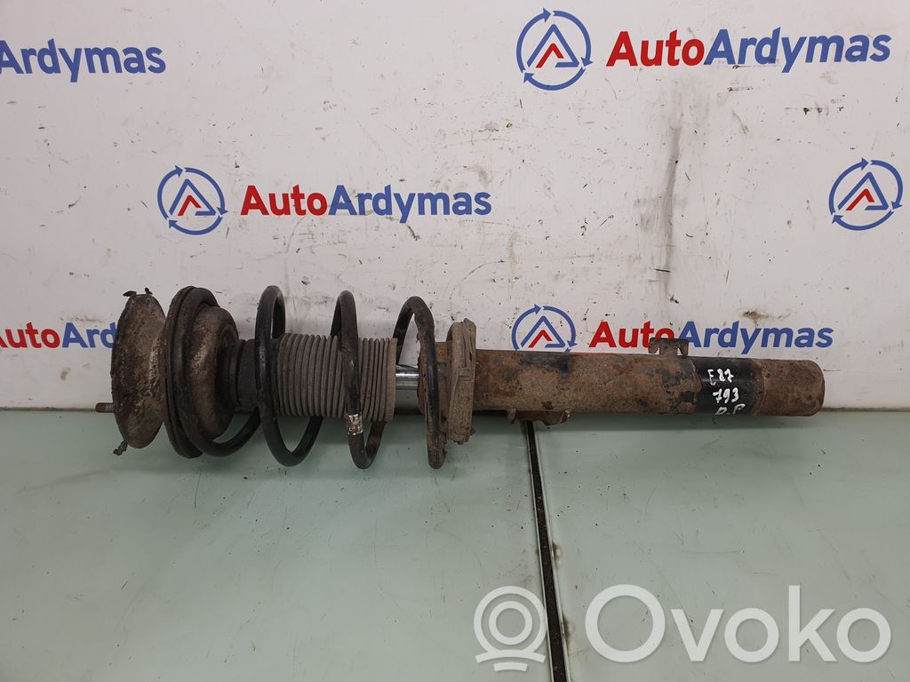 BMW 1 E81 E87 Priekšpusē amortizators 