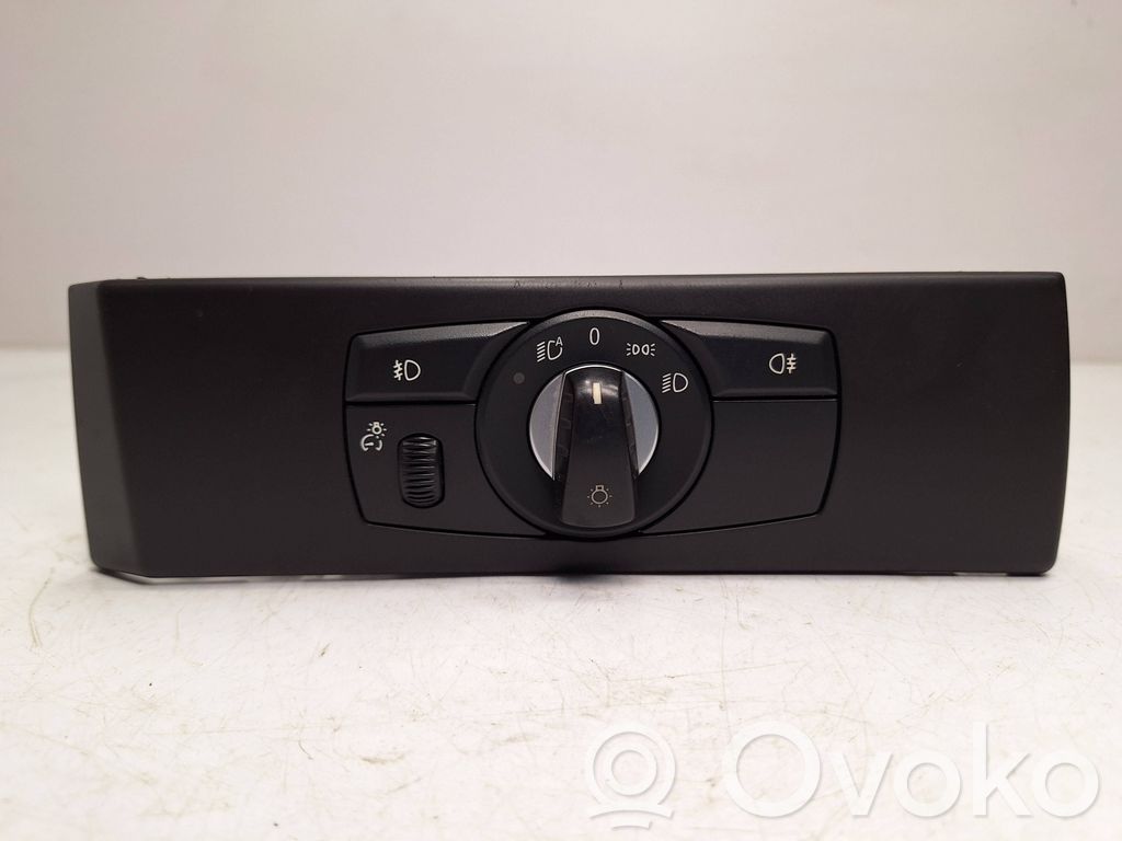 Light switch   6988565,61319134726