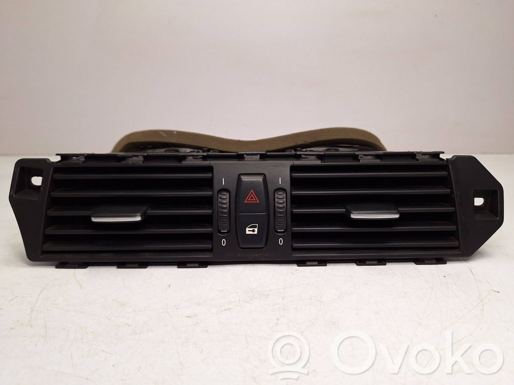 BMW 5 E60 E61 Centrinės oro grotelės 