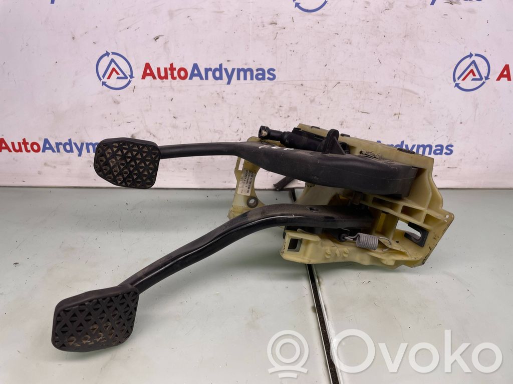 BMW 5 E60 E61 Pedal assembly 