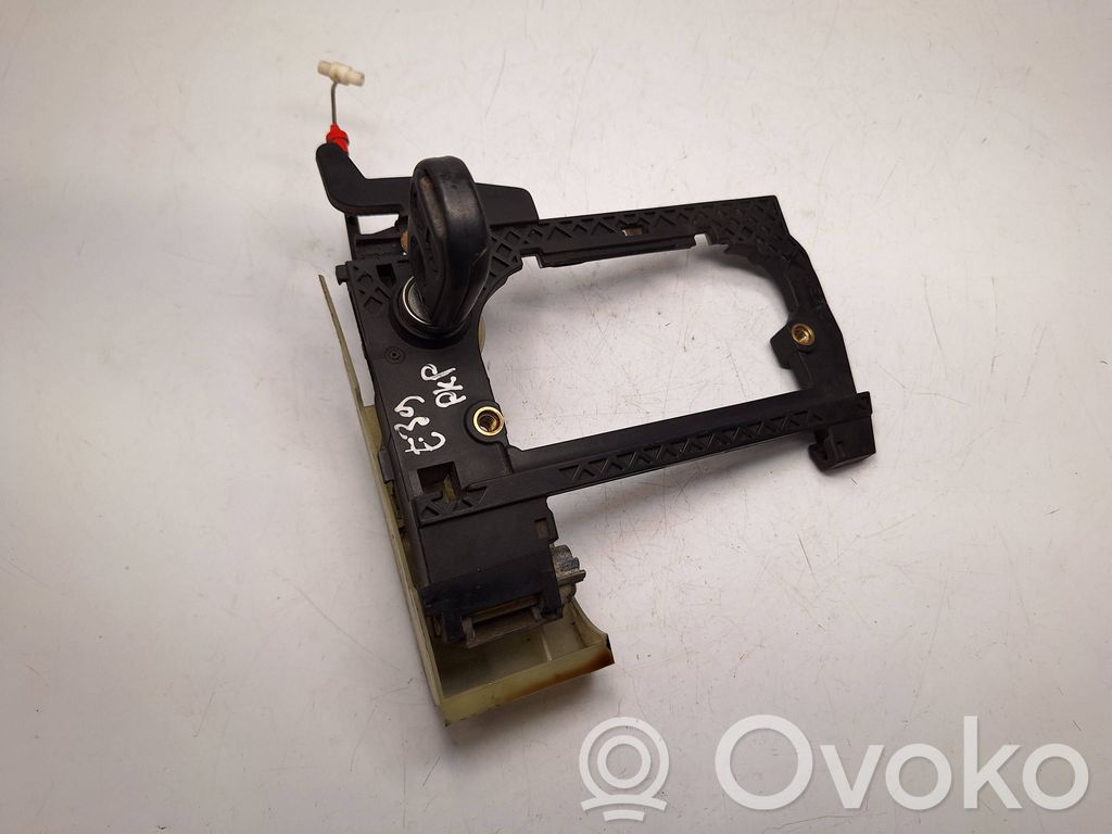 BMW 5 E39 Front door exterior handle/bracket 