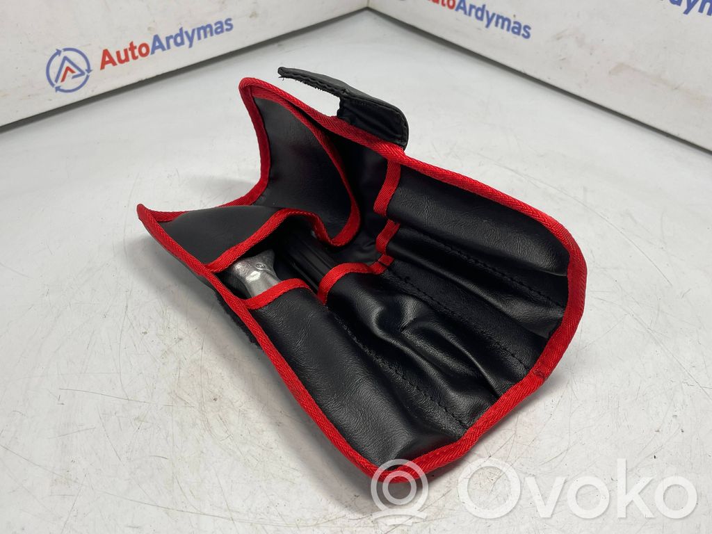BMW X3 F25 Tool set 