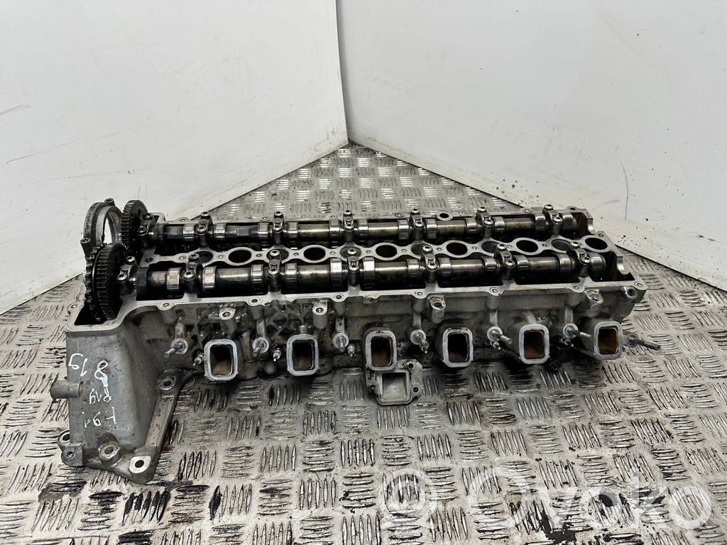 BMW 3 E90 E91 Engine head 