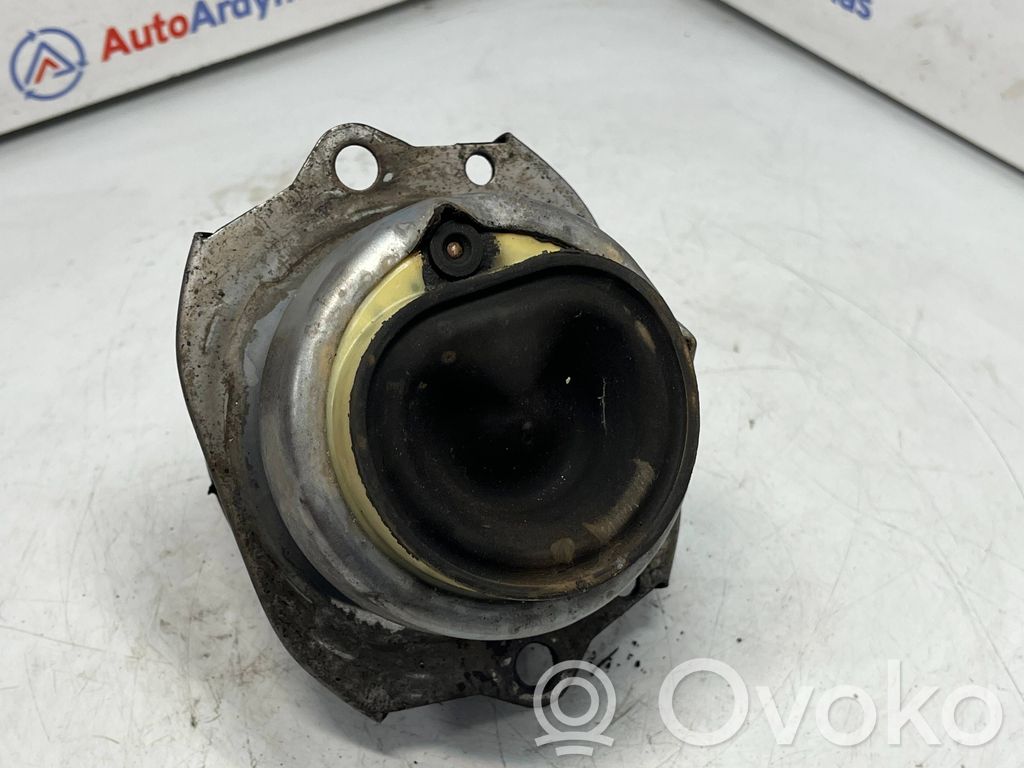 BMW X5 E70 Engine mount bracket 