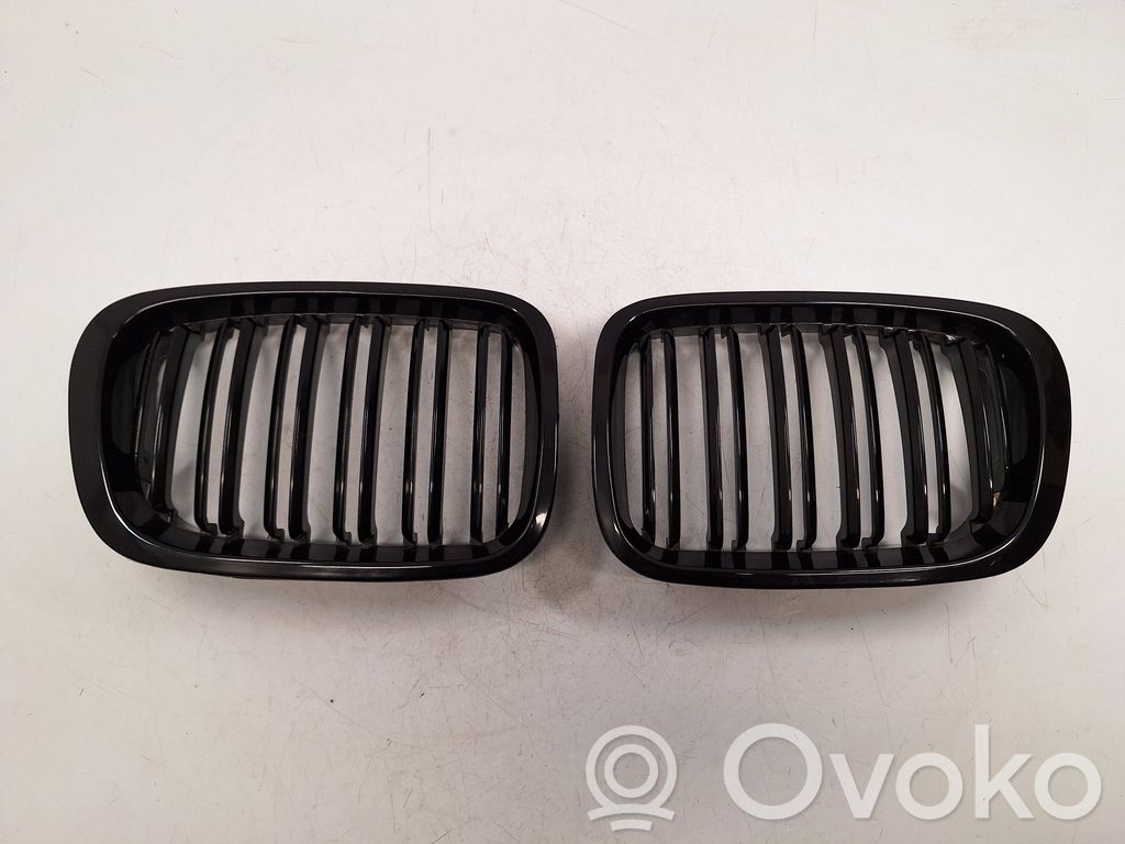 Front grill   51138208488,51138208487