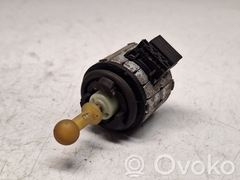 BMW 1 E81 E87 Headlight level adjustment motor 