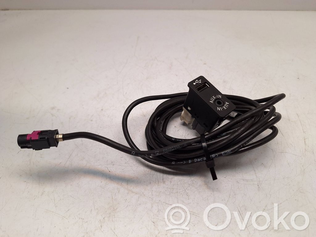 BMW X3 F25 Priză USB 