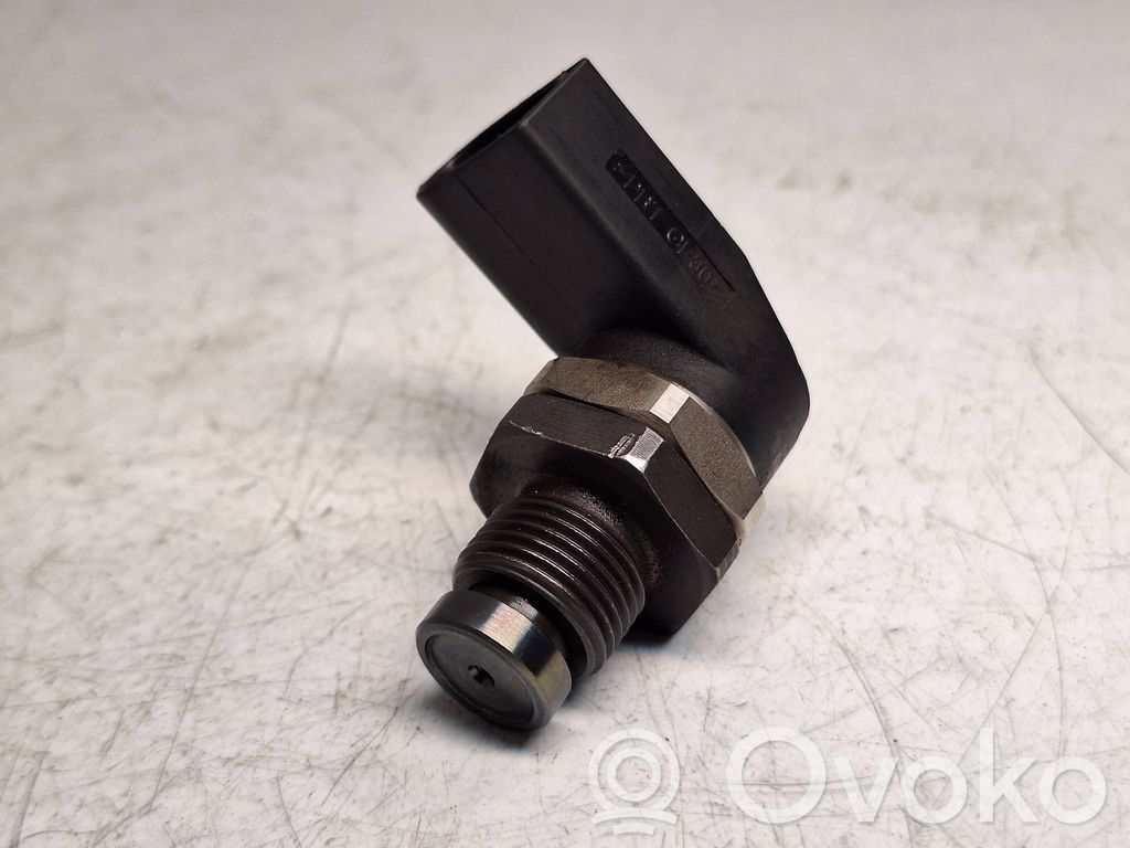 BMW 3 E46 Fuel pressure sensor 