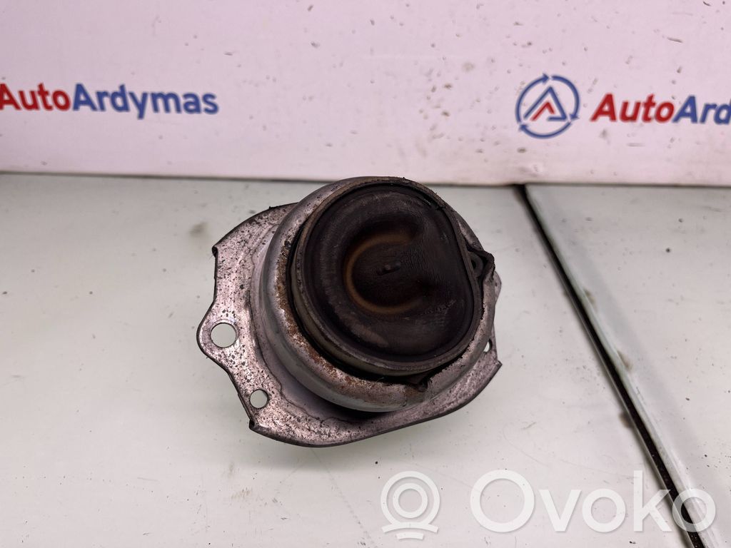 BMW X5 E70 Engine mount bracket 