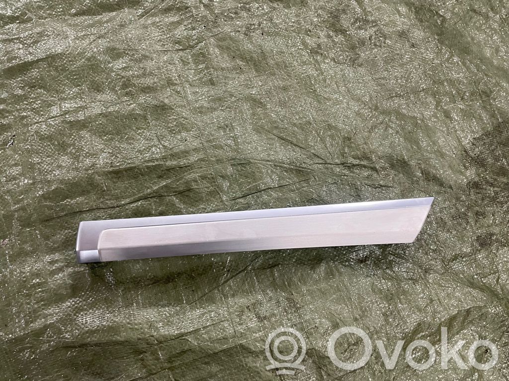 Inne elementy wykończeniowe drzwi tylnych   7P5867419A,3002926000