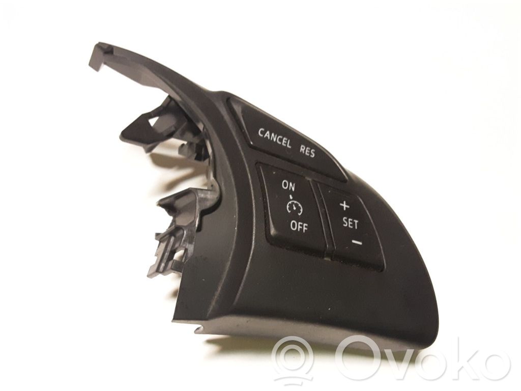 Mazda CX-5 Steering wheel buttons/switches 