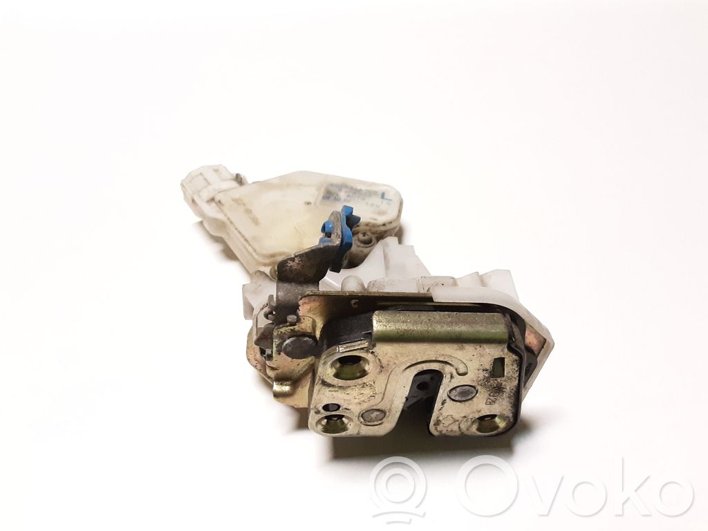 Nissan X-Trail T30 Rear door lock 