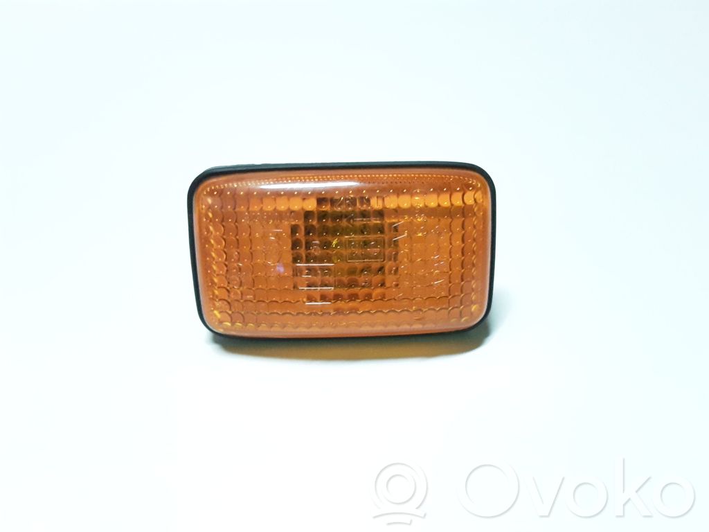 Nissan X-Trail T30 Front fender indicator light 