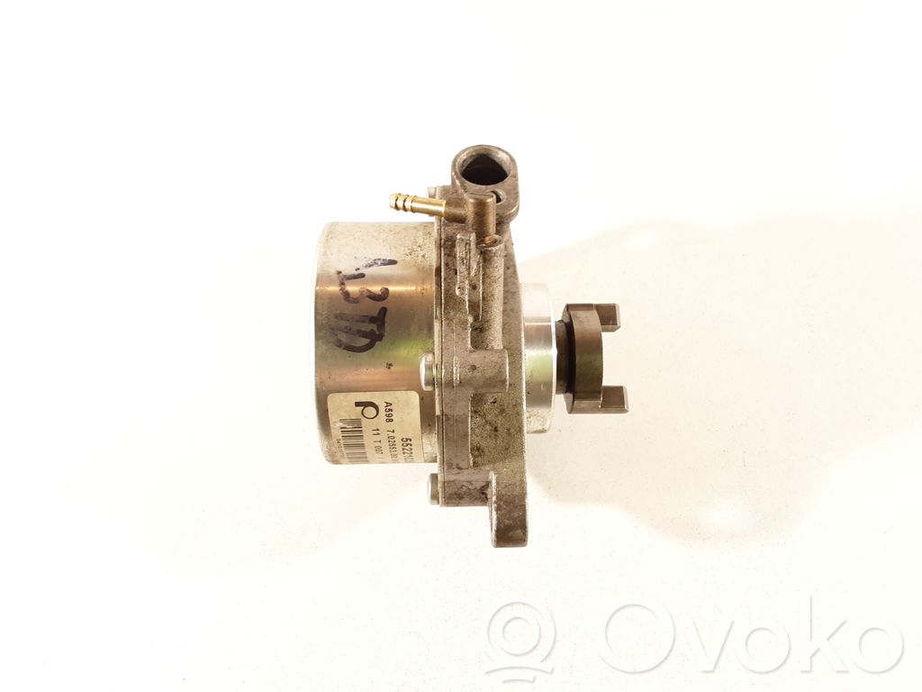 Opel Meriva B Vacuum pump 