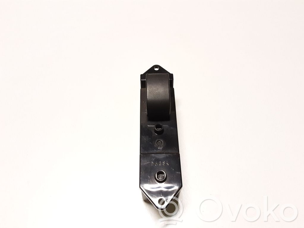 Mitsubishi Outlander Electric window control switch 