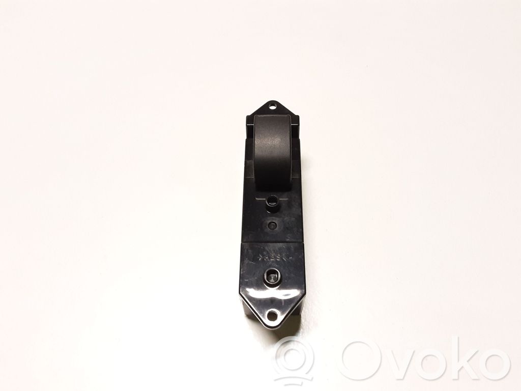 Mitsubishi Outlander Electric window control switch 