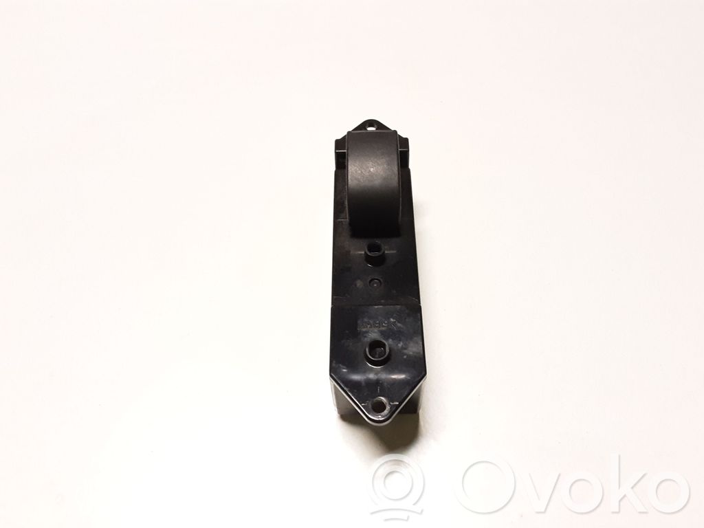Mitsubishi Outlander Electric window control switch 
