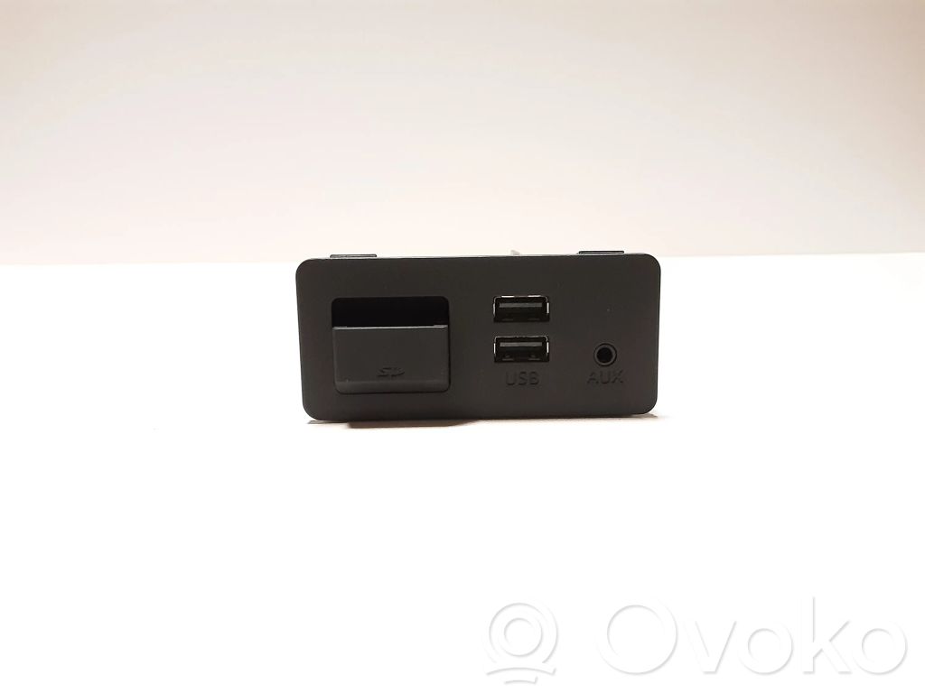 Mazda CX-3 USB-ohjainlaite 