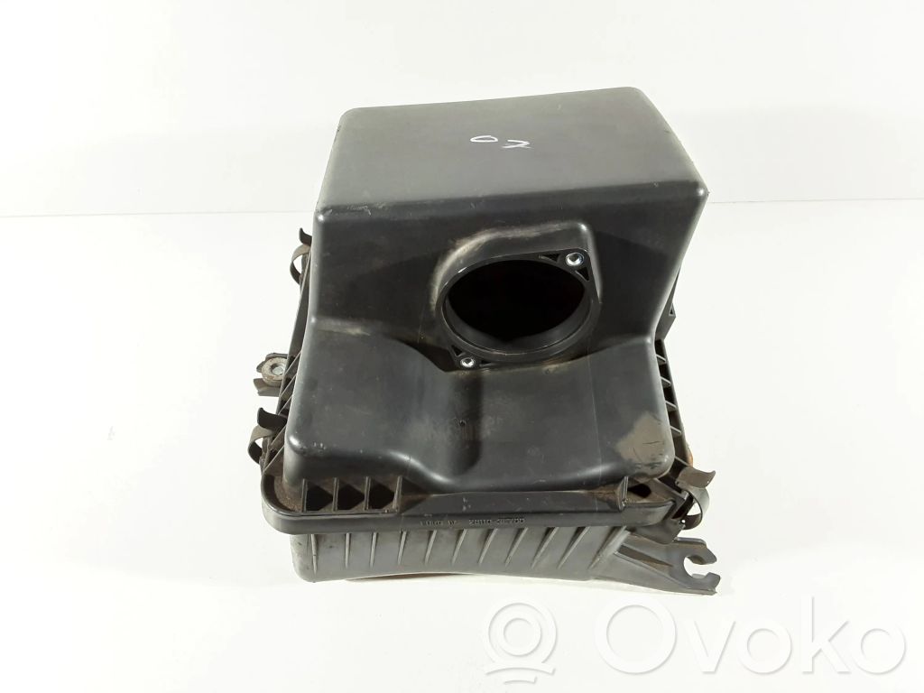 KIA Sorento Air filter box 