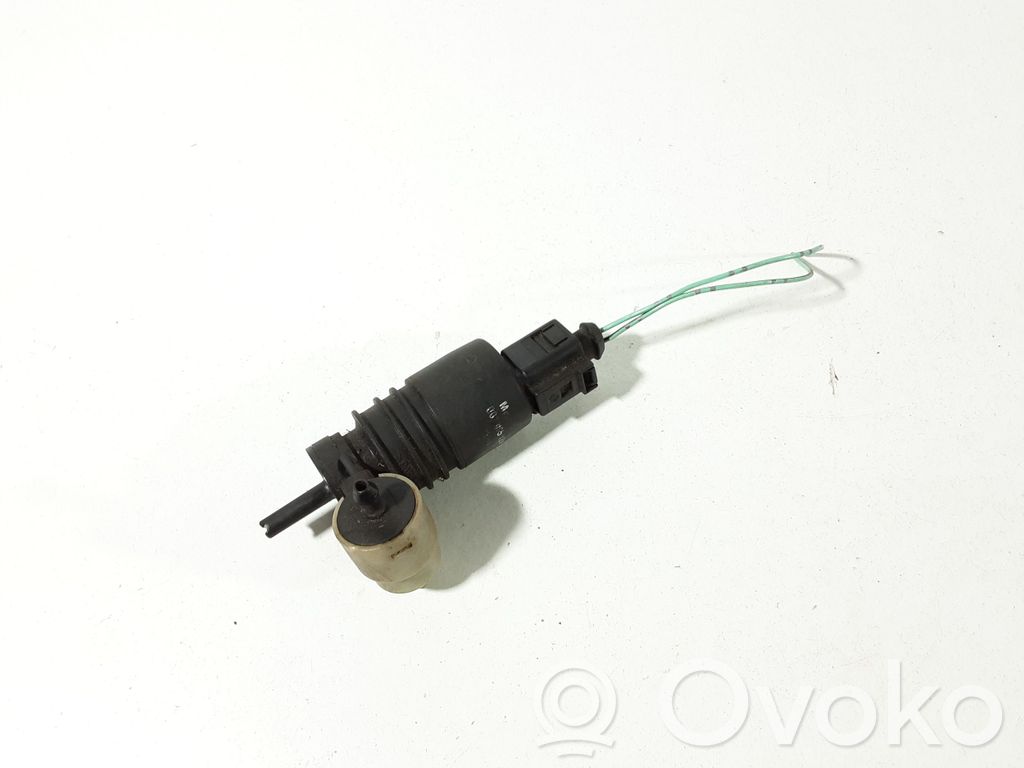 Mitsubishi Colt Windscreen/windshield washer pump 
