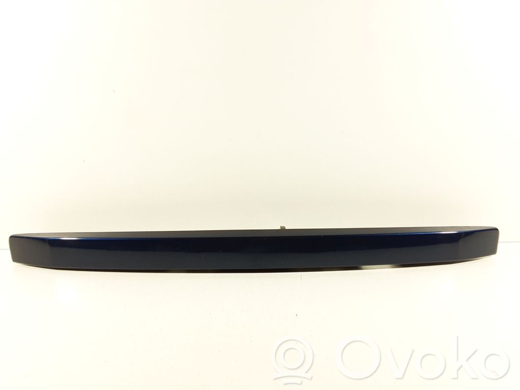 Jeep Grand Cherokee (WK) Trunk door license plate light bar 
