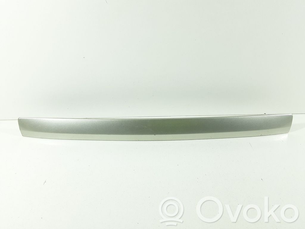 Toyota Auris 150 Trunk door license plate light bar 