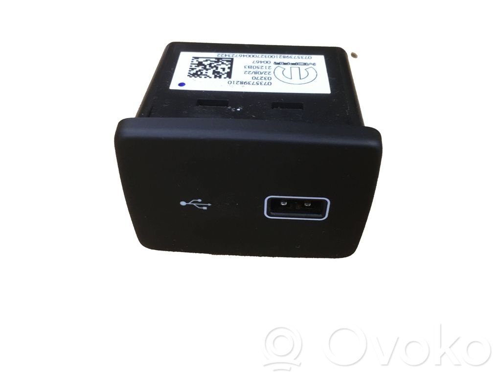 Enchufe conector USB   07357398210