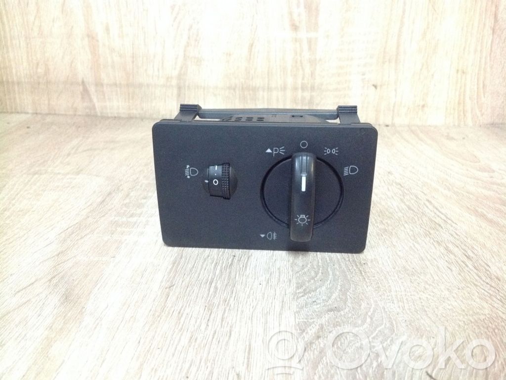 Interruptor de luz   7M5T13A024