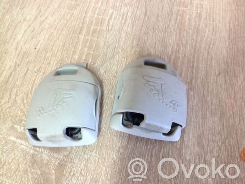 Couverture ISOFIX   8200327656D