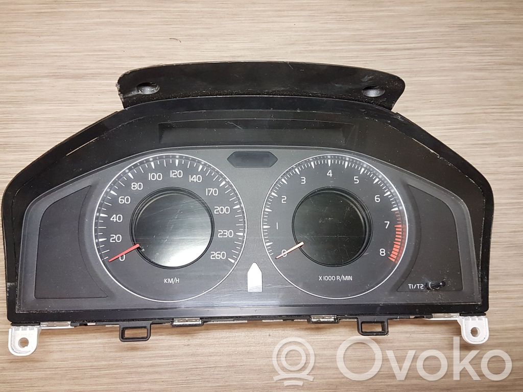 Volvo V70 Geschwindigkeitsmesser Cockpit 