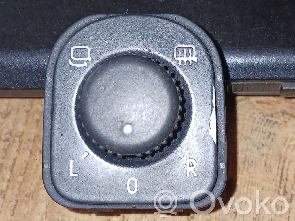 Interruptor de control del asiento   1K0959565J