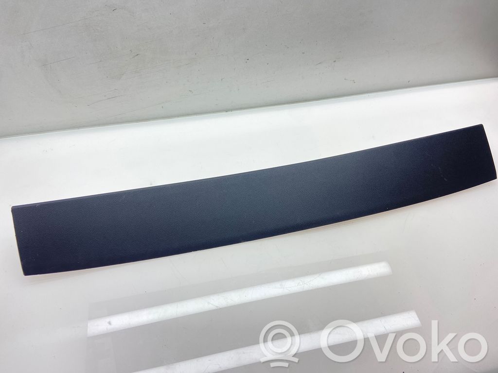 Volkswagen Golf VIII Rivestimento portellone 