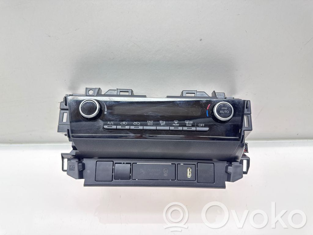 Toyota Yaris Cross Panel klimatyzacji 