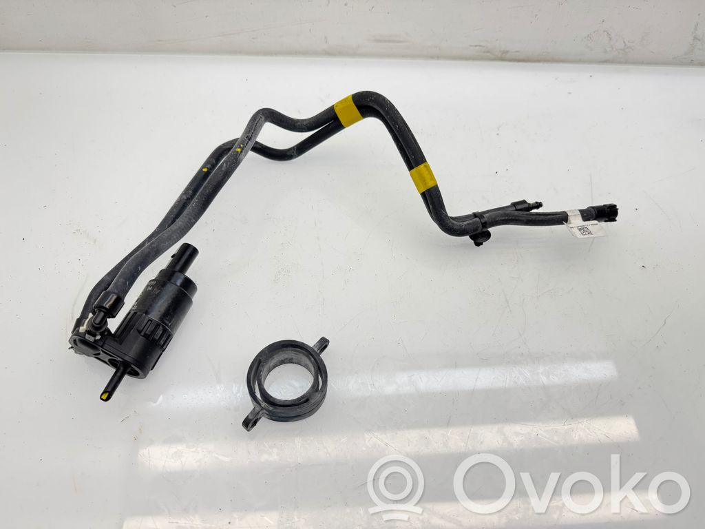 BMW iX Windshield washer spray nozzle 