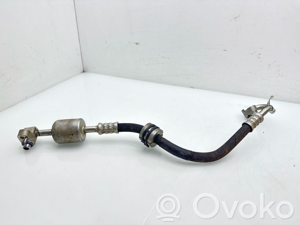 BMW 3 G20 G21 Ilmastointilaitteen putki (A/C) 